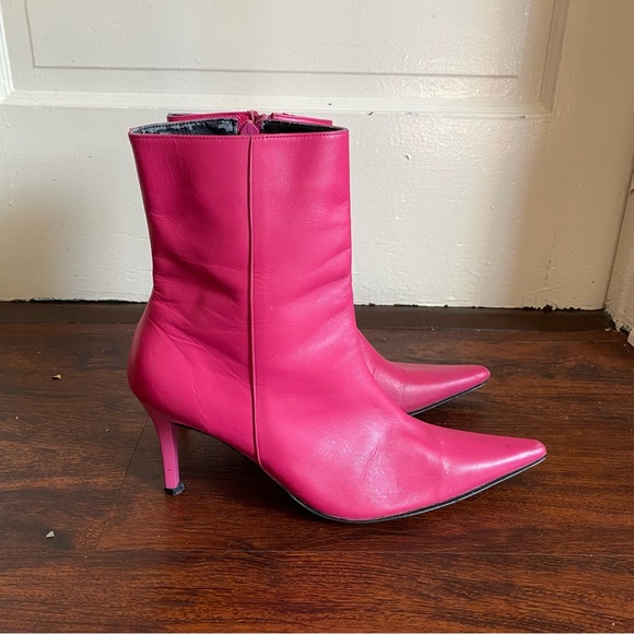 Y2K Hot pink pointed toe ankle boots - Picture 9 of 10
